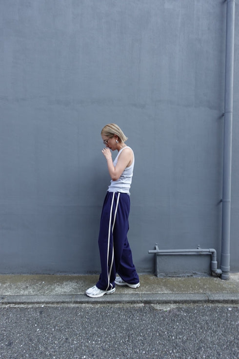 ラインボリュームパンツ