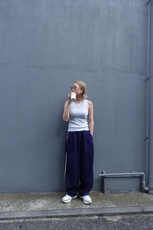 ラインボリュームパンツ