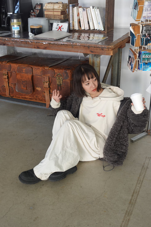 ロゴルーズパーカー