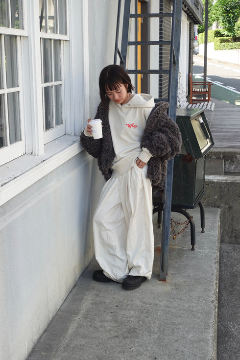 ロゴルーズパーカー