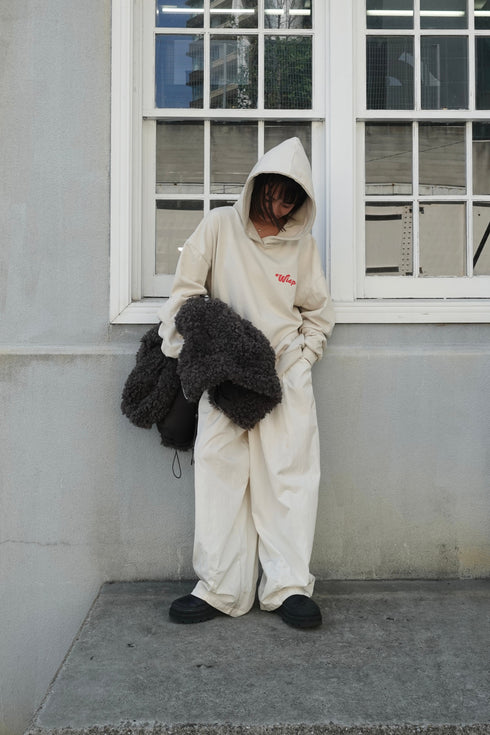 ロゴルーズパーカー