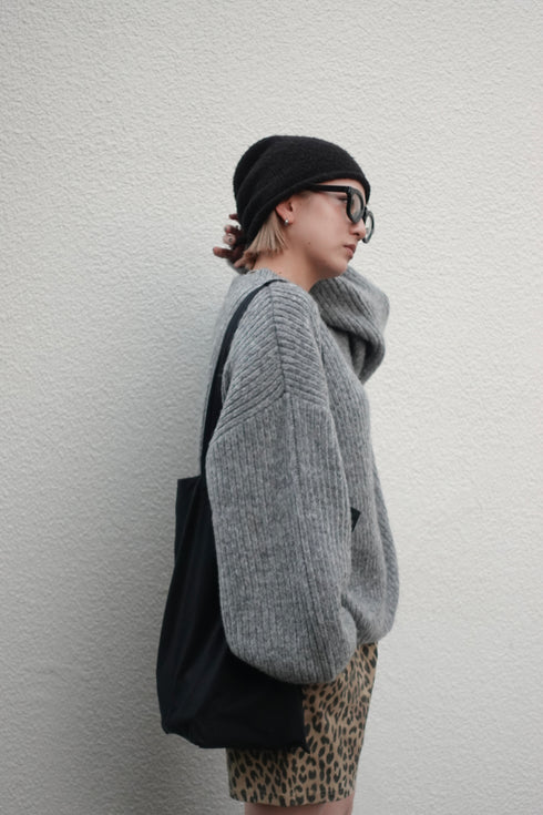 カラーボリュームニット