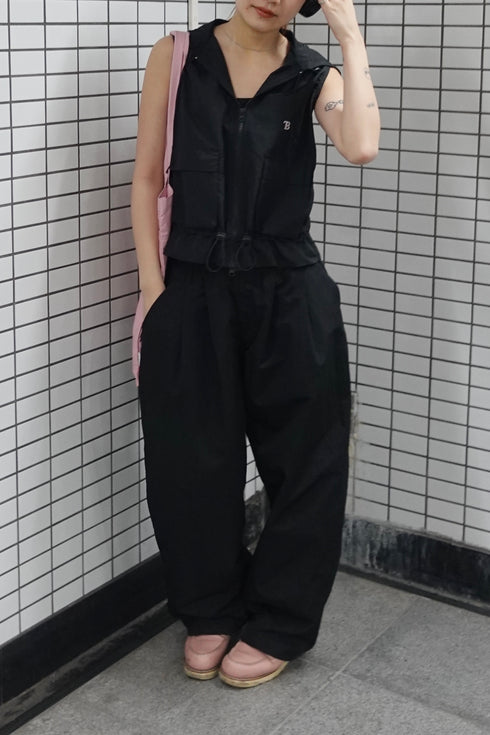 ダブルジップノースリパーカー