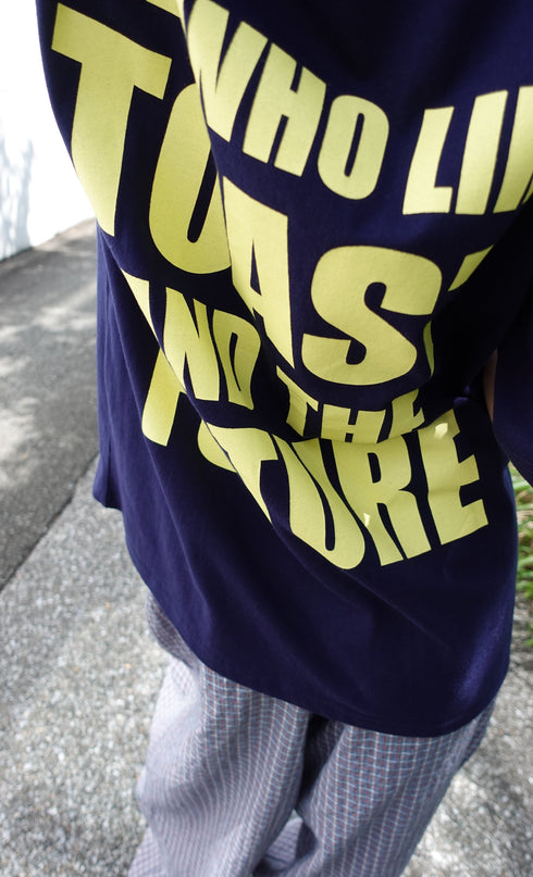 バックロゴルーズTee