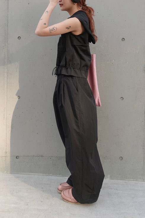 ダブルジップノースリパーカー