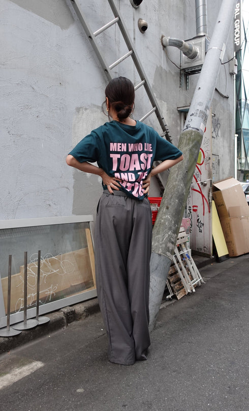 バックロゴルーズTee