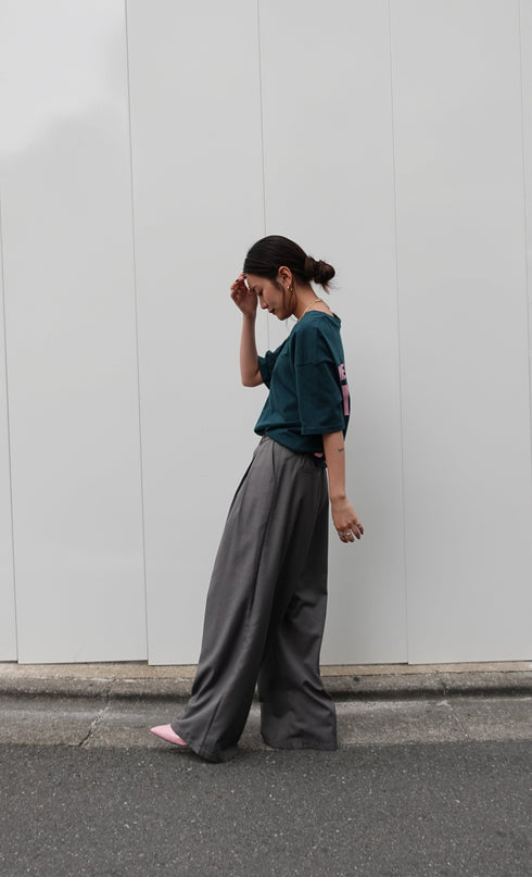 バックロゴルーズTee