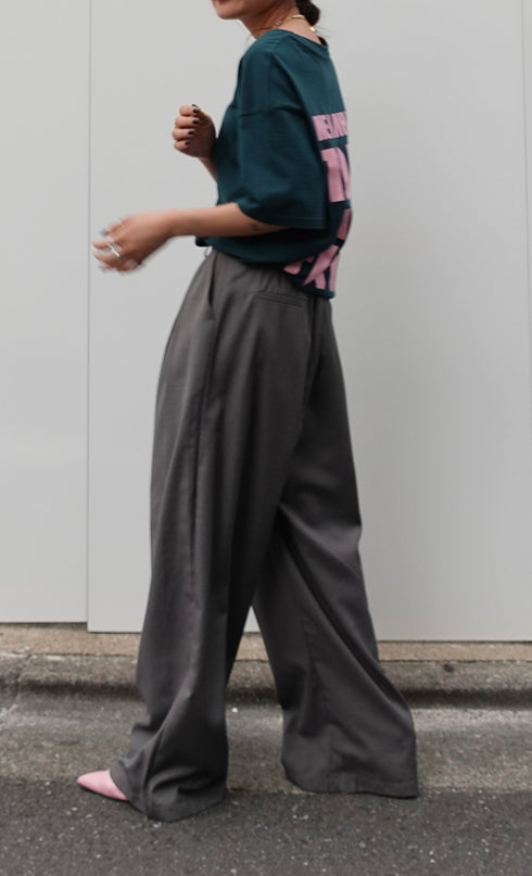 バックロゴルーズTee