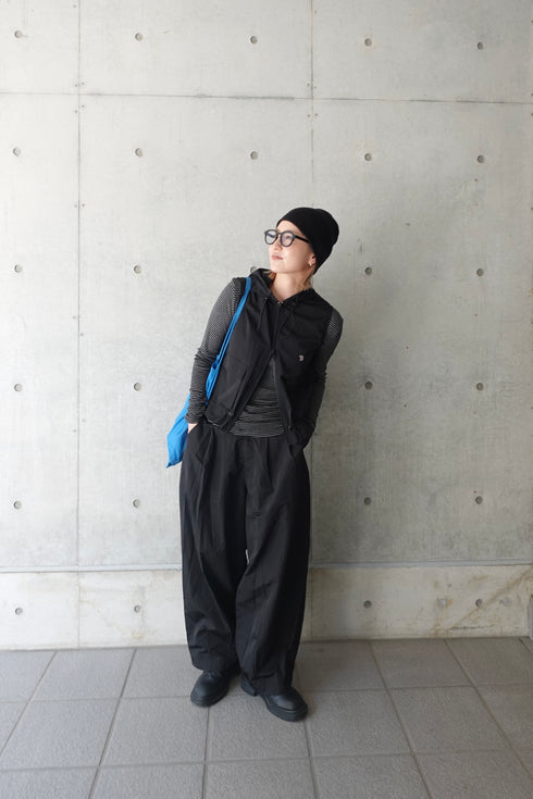 ダブルジップノースリパーカー