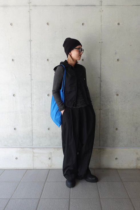 ダブルジップノースリパーカー