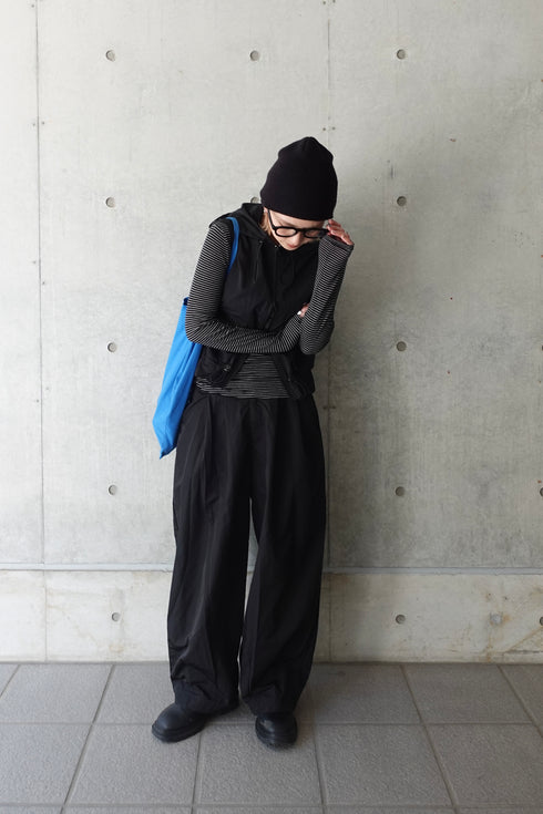 ダブルジップノースリパーカー