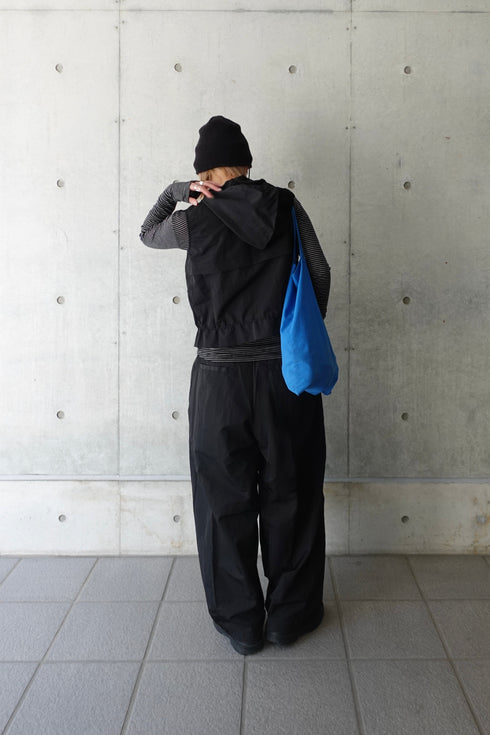 ダブルジップノースリパーカー