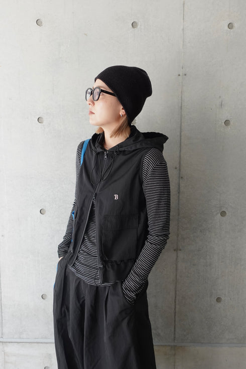 ダブルジップノースリパーカー