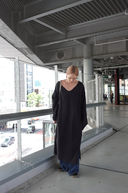 Vネックルーズワンピ