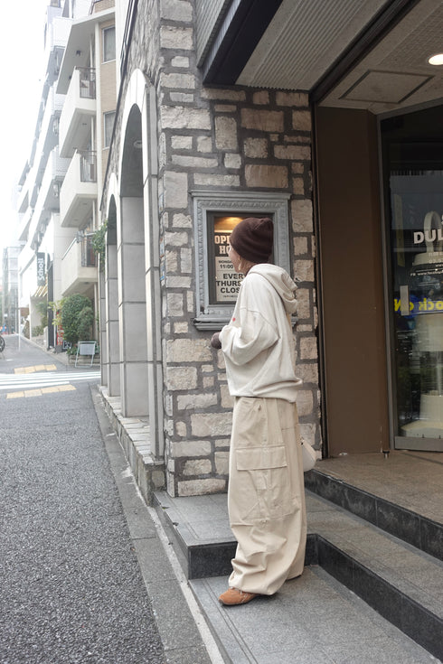 ロゴルーズパーカー