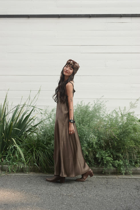 サテンルーズキャミワンピース