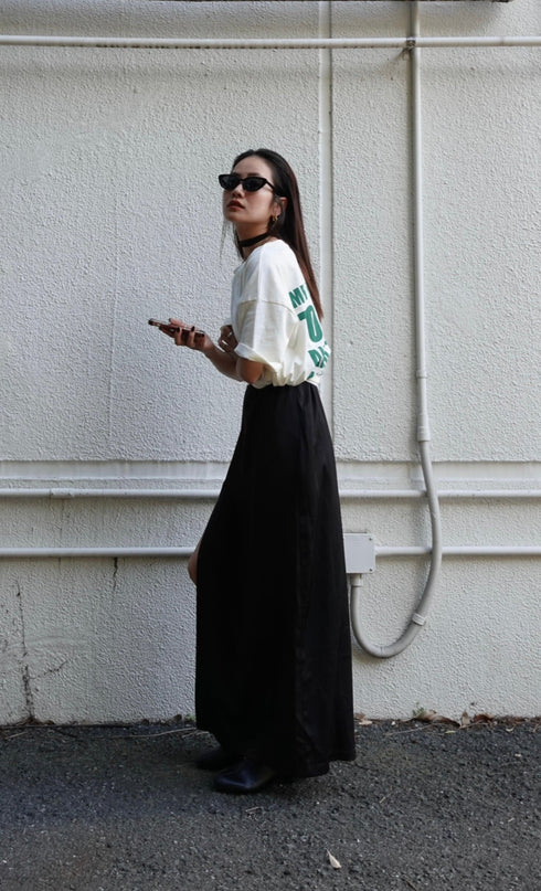 バックロゴルーズTee