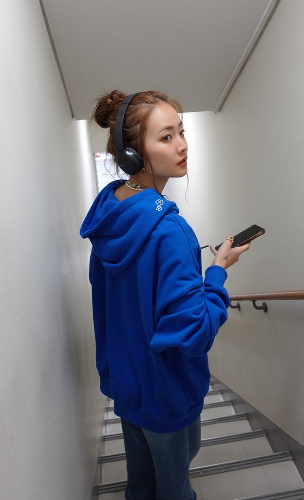 刺繍ルーズパーカー