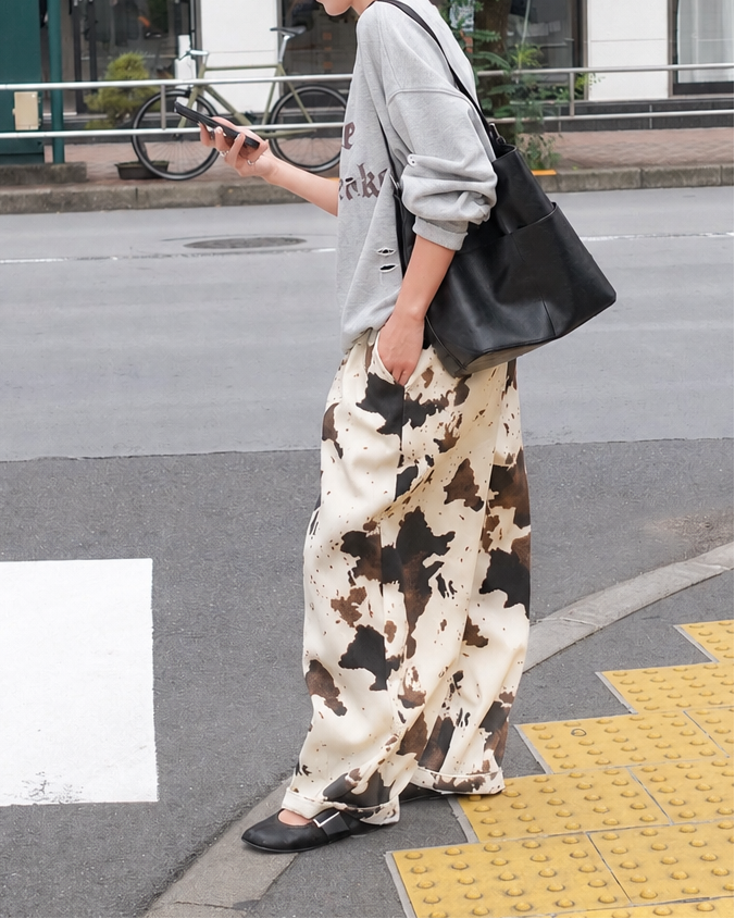 COWモチーフラフパンツ