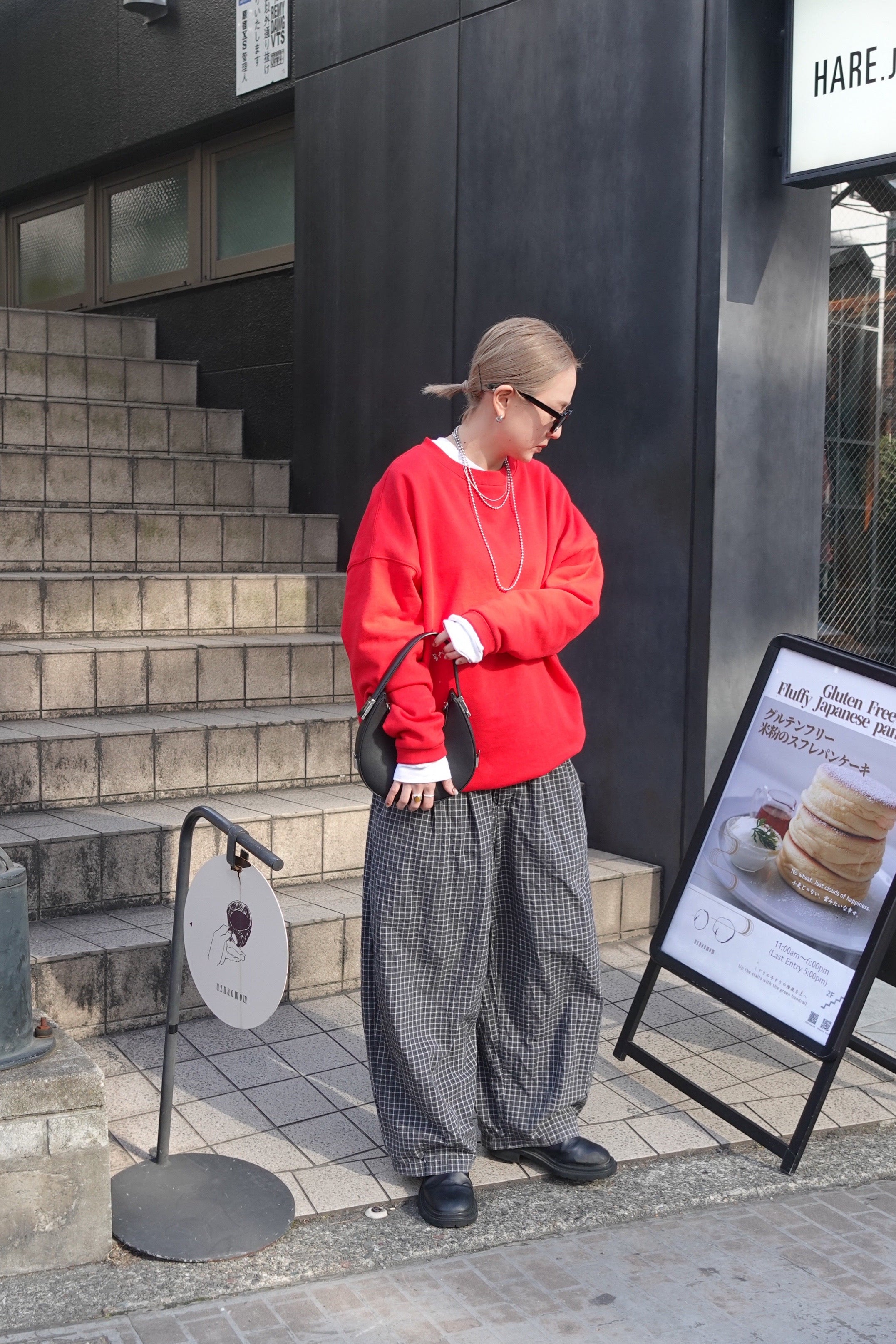 エンブロイダリールーズスウェット