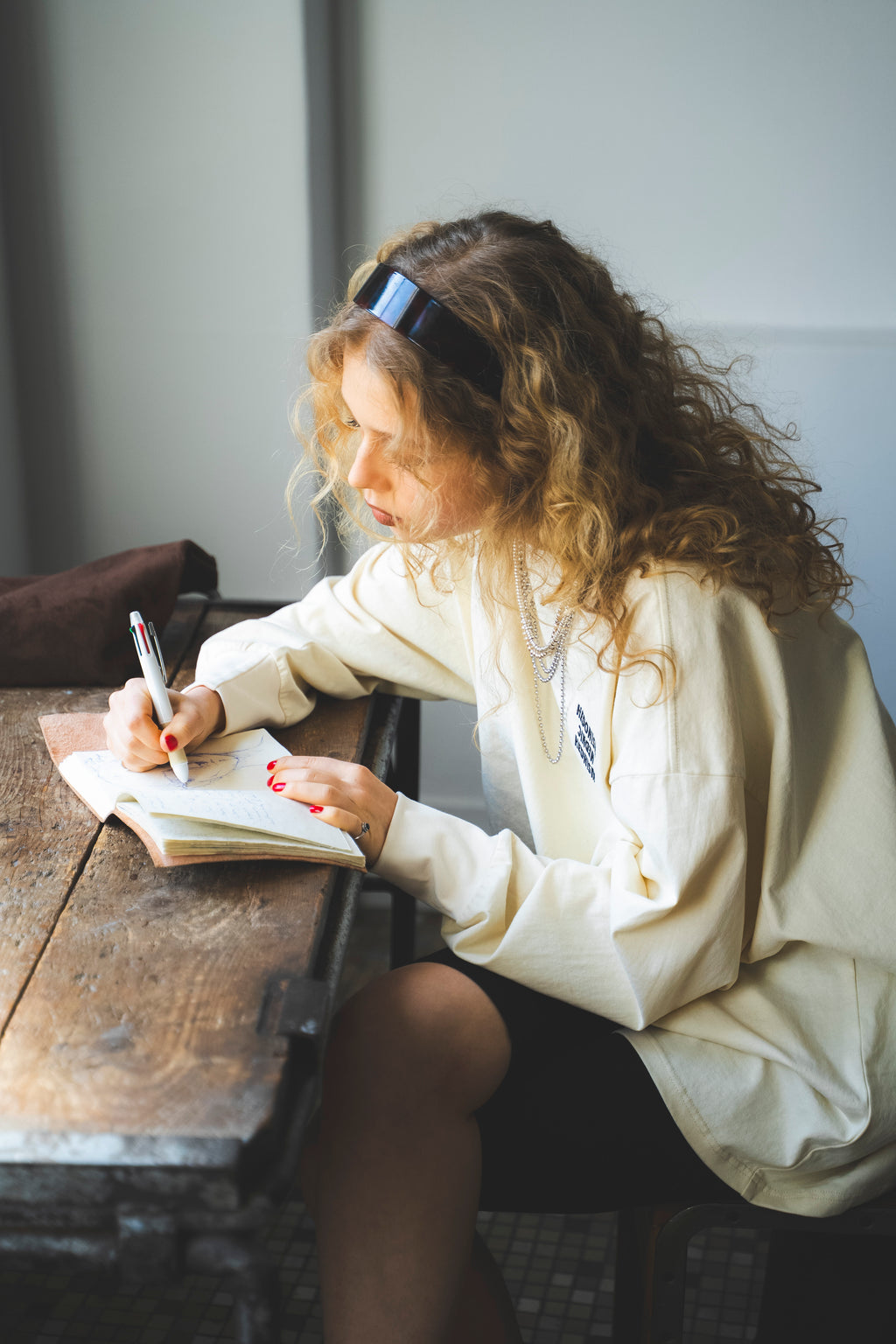 エンブロイダリールーズロンTee