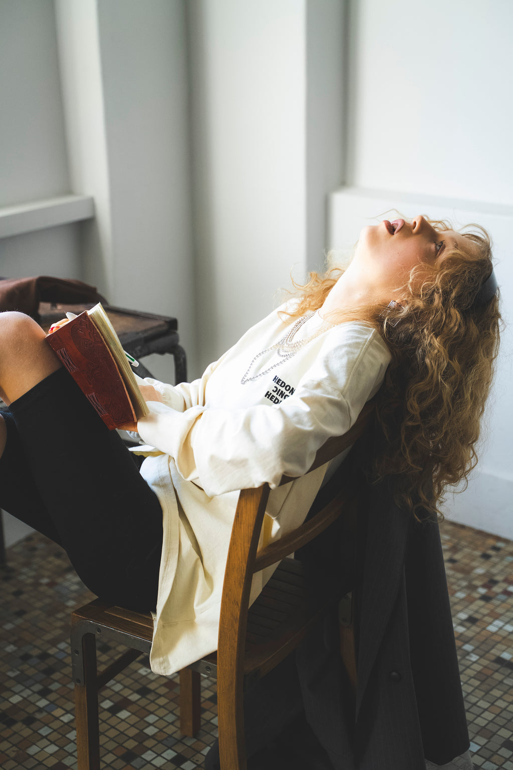 エンブロイダリールーズロンTee