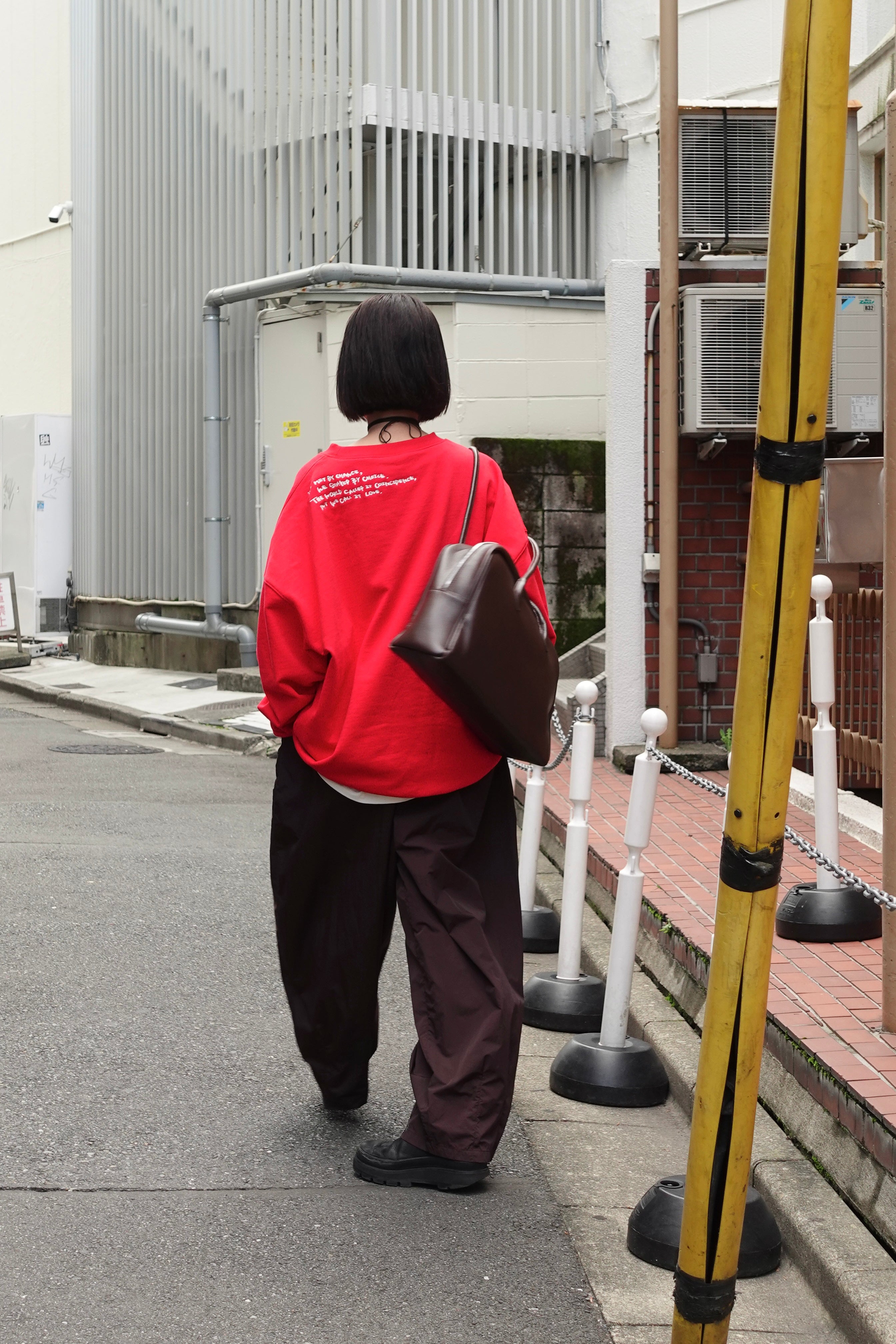 エンブロイダリールーズスウェット