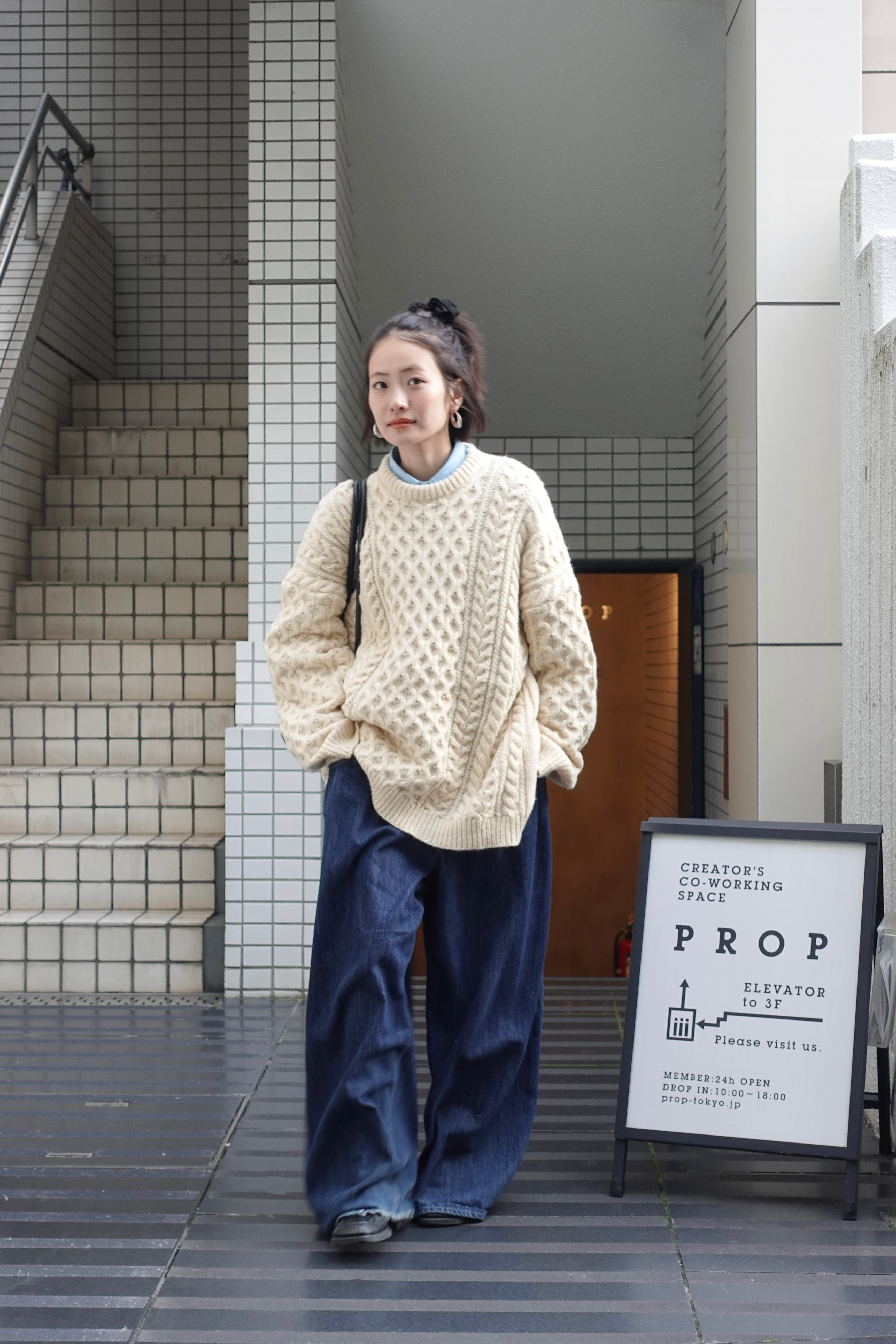 ケーブルオーバーニット