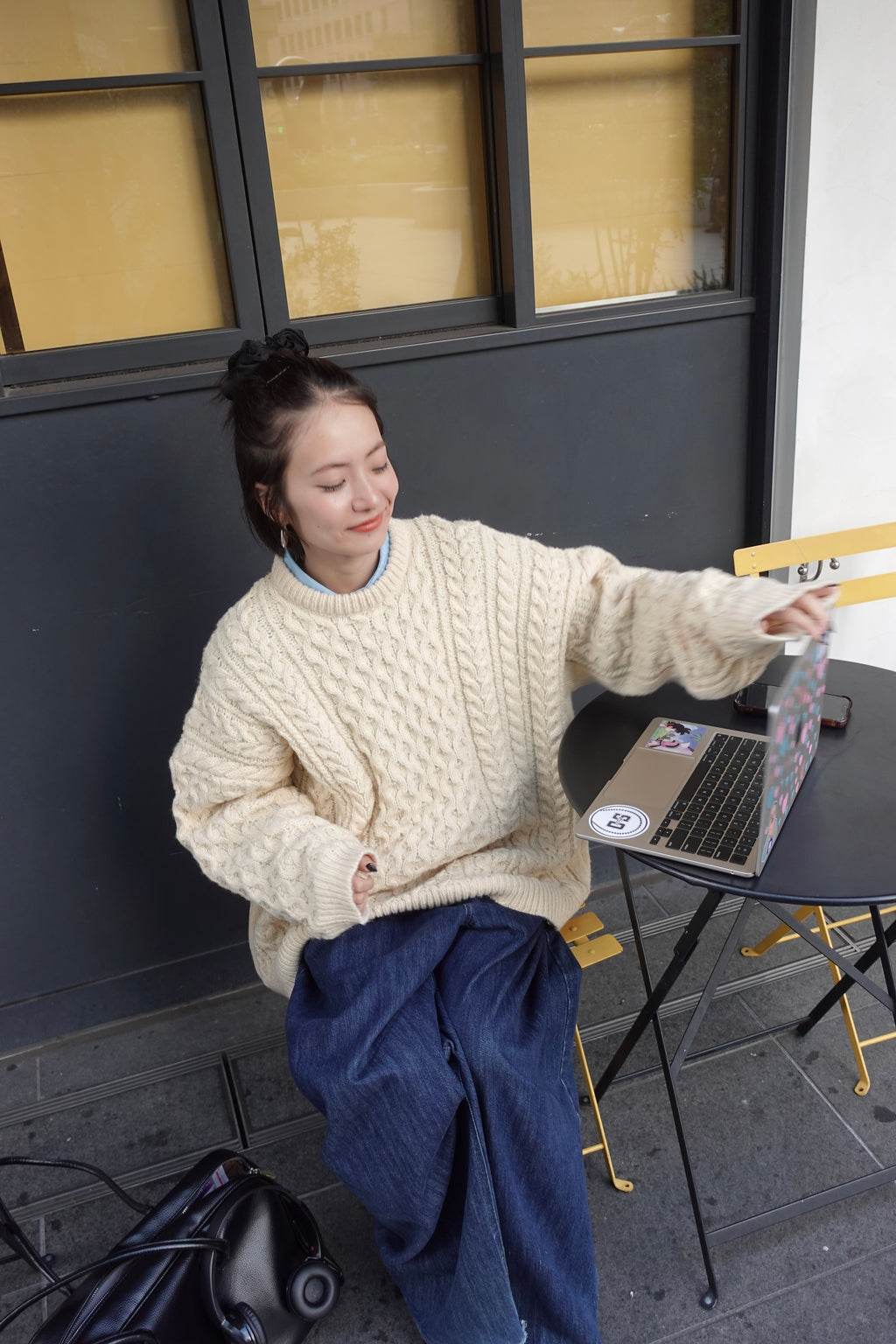 ケーブルオーバーニット