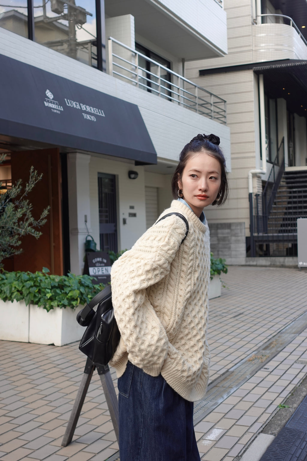 ケーブルオーバーニット