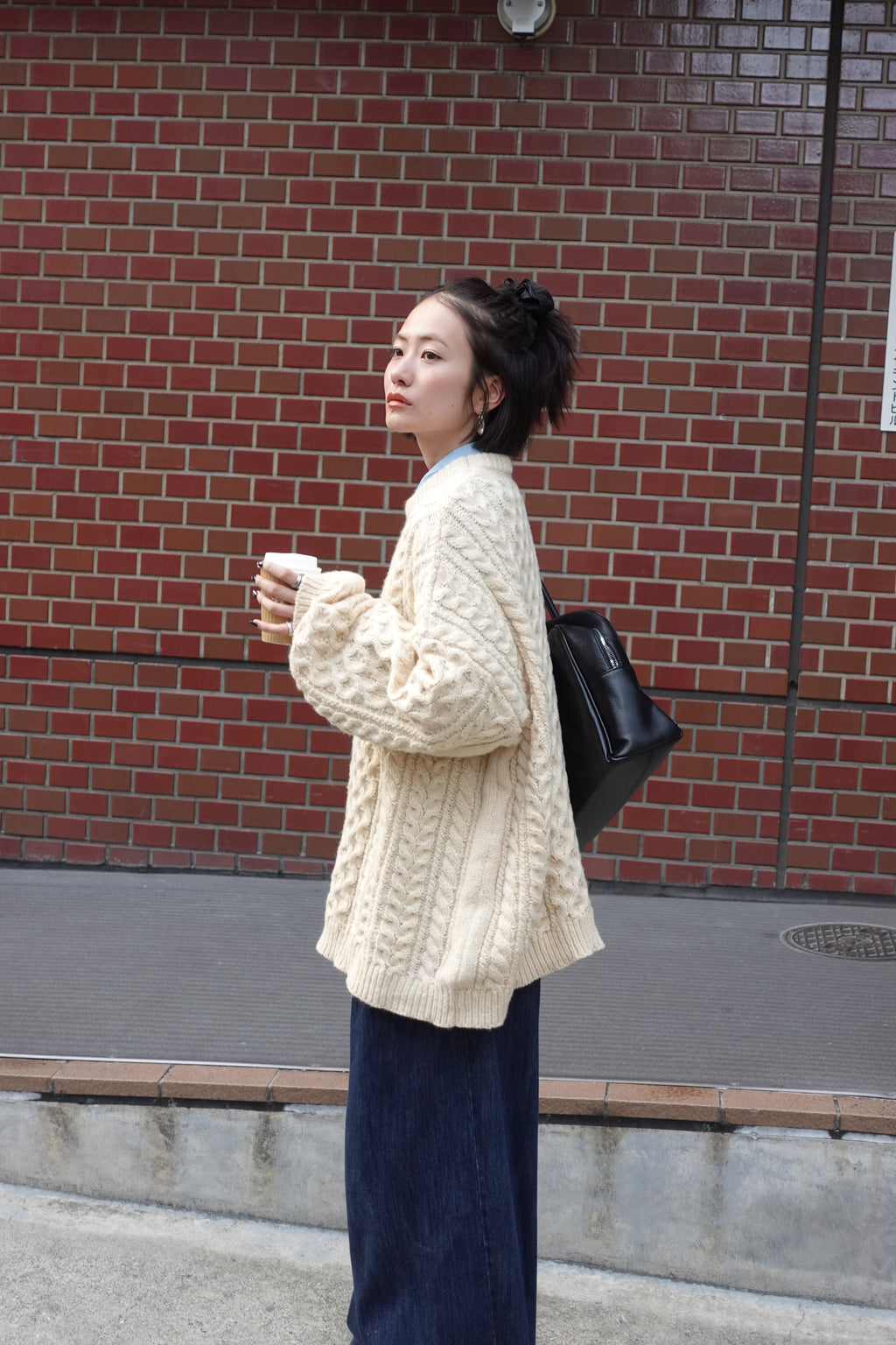 ケーブルオーバーニット