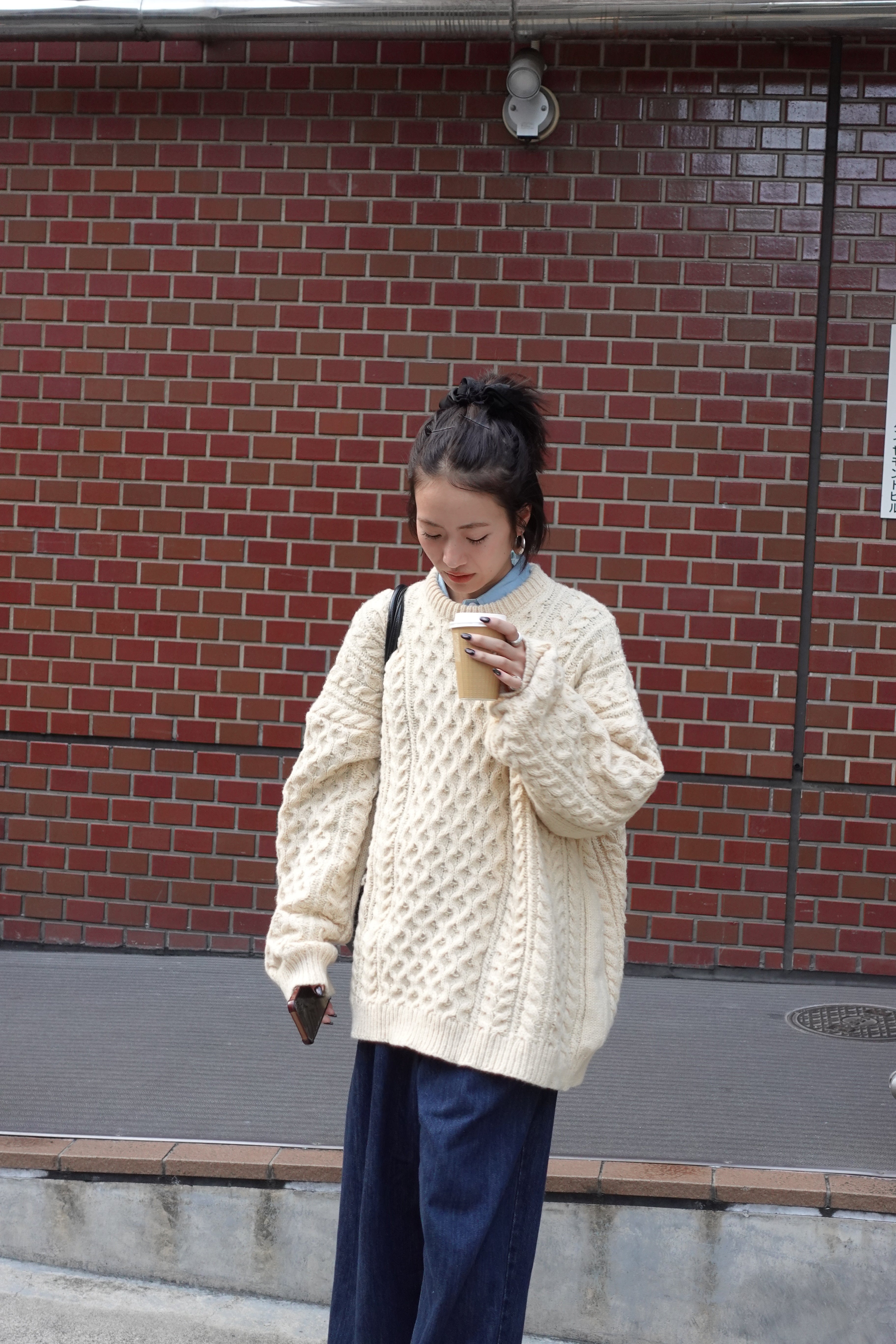 ケーブルオーバーニット