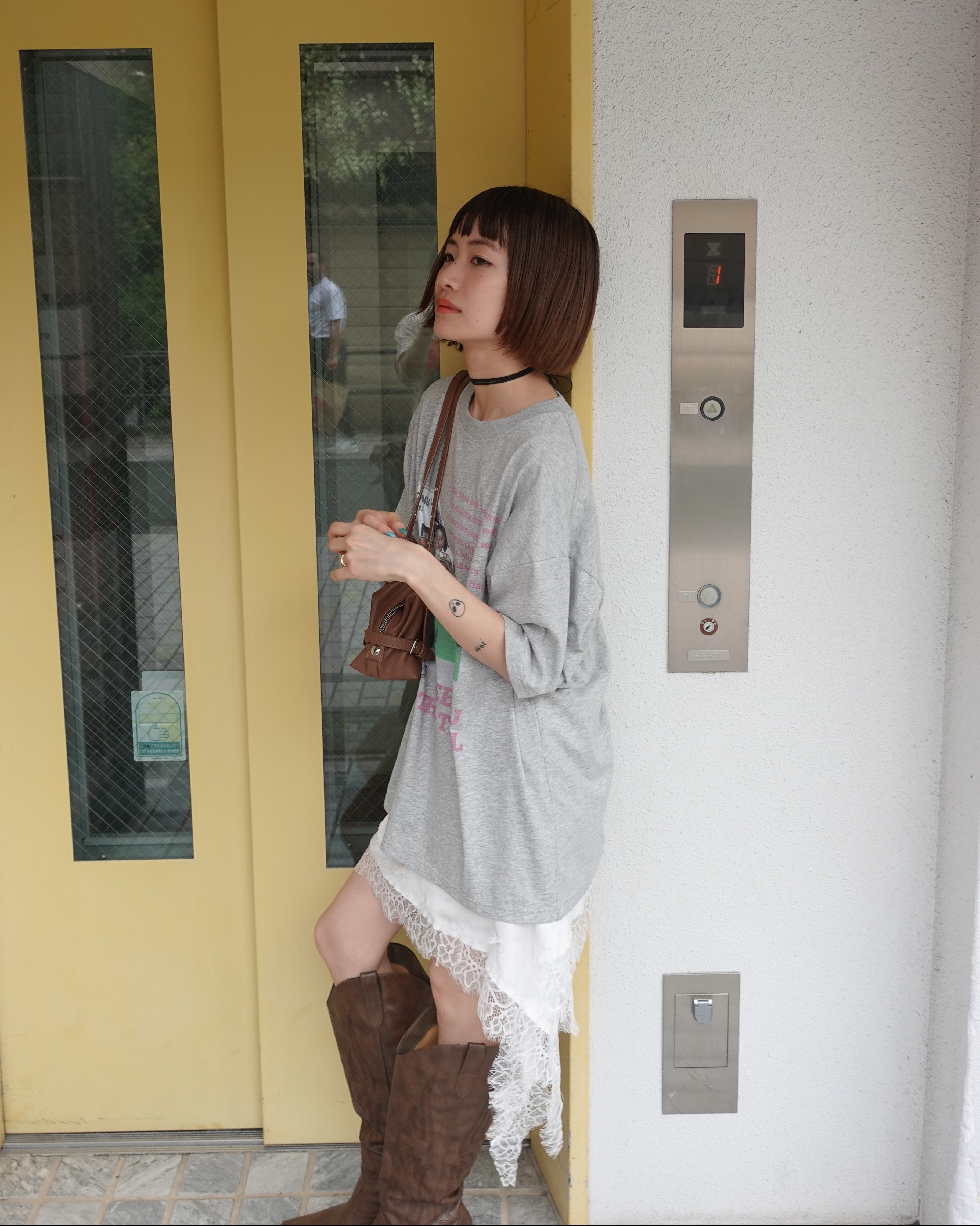ルーズカラーロゴTee
