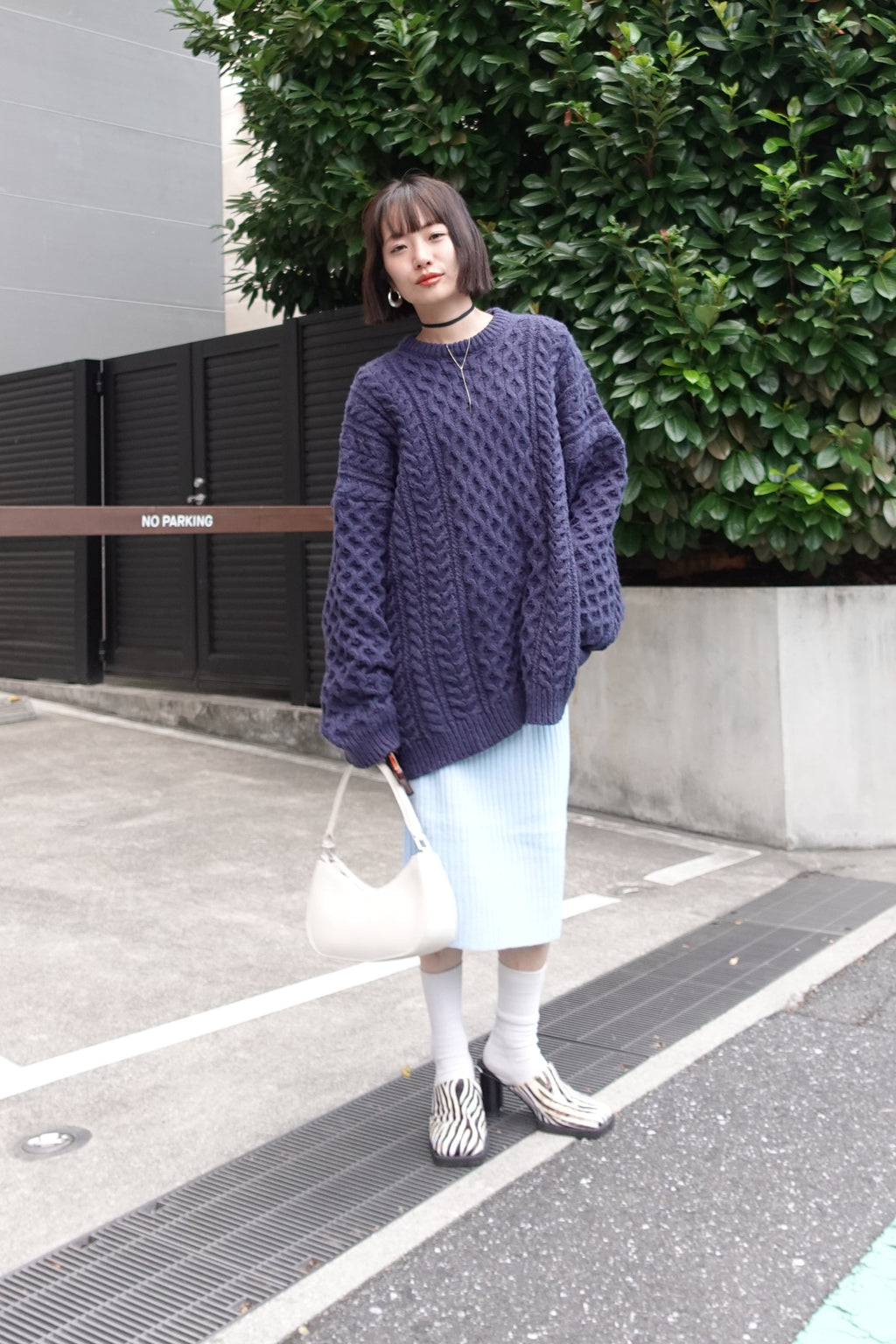 ケーブルオーバーニット