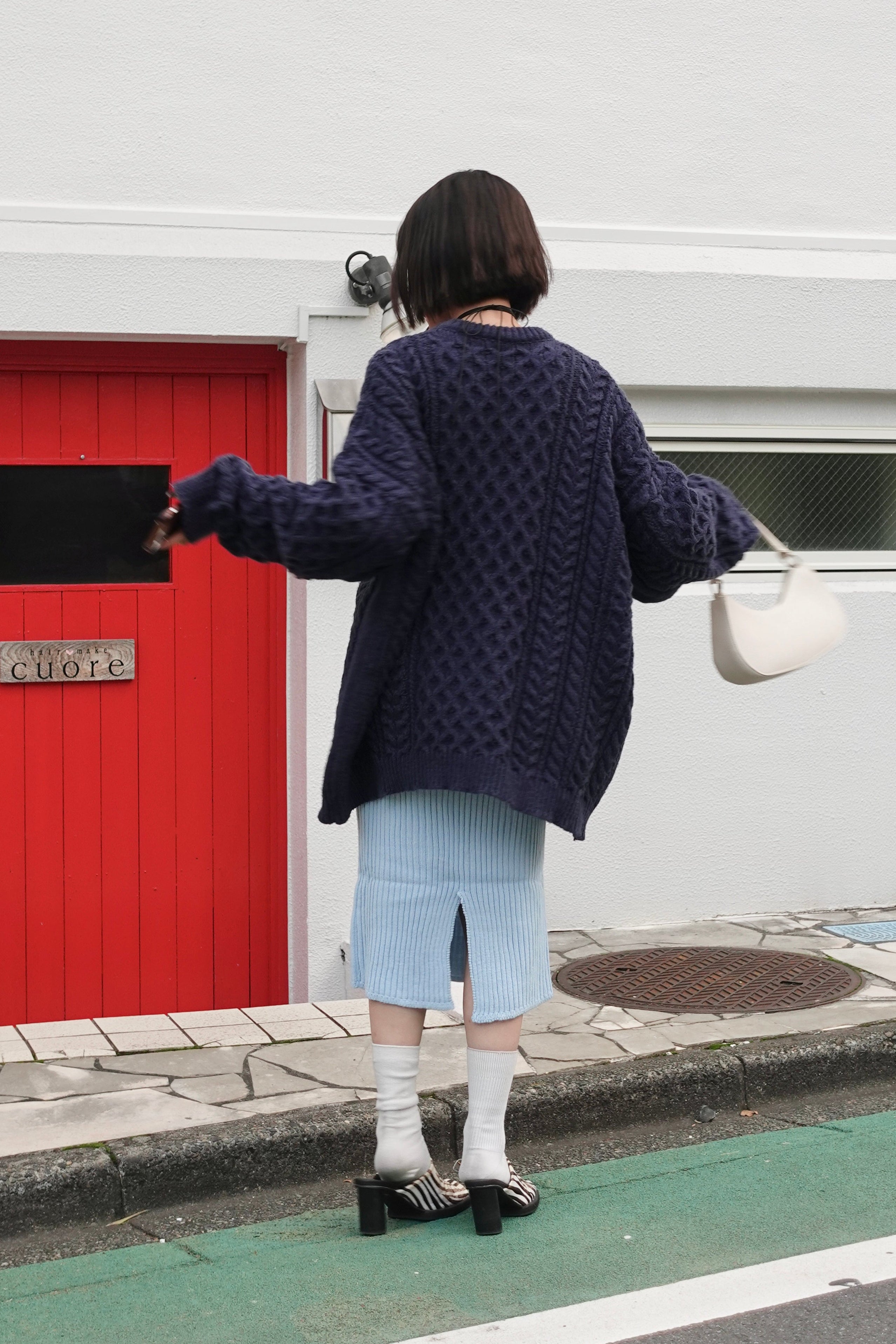 ケーブルオーバーニット