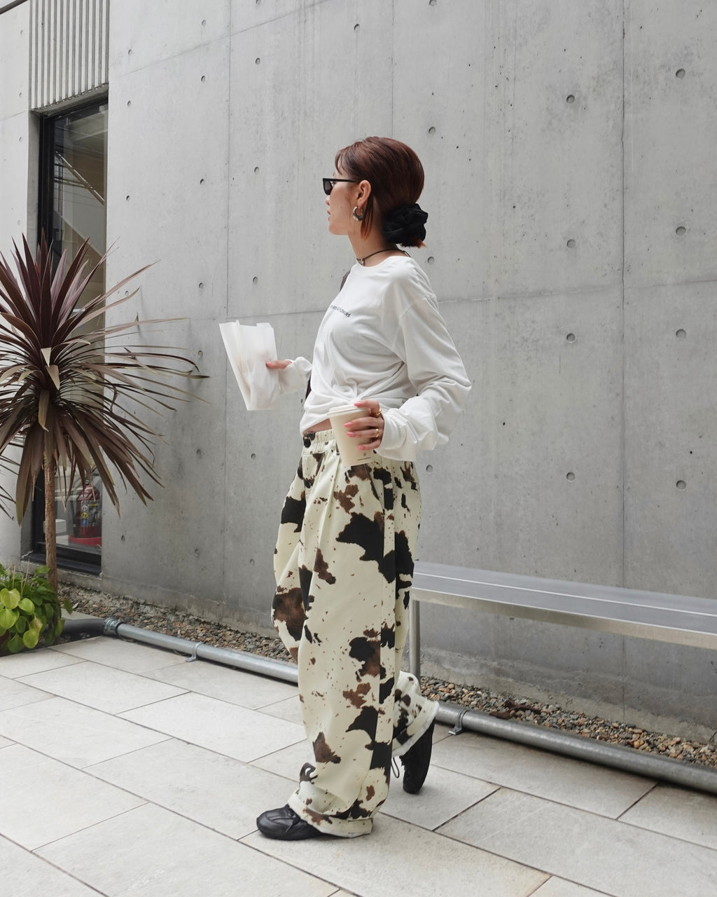 COWモチーフラフパンツ