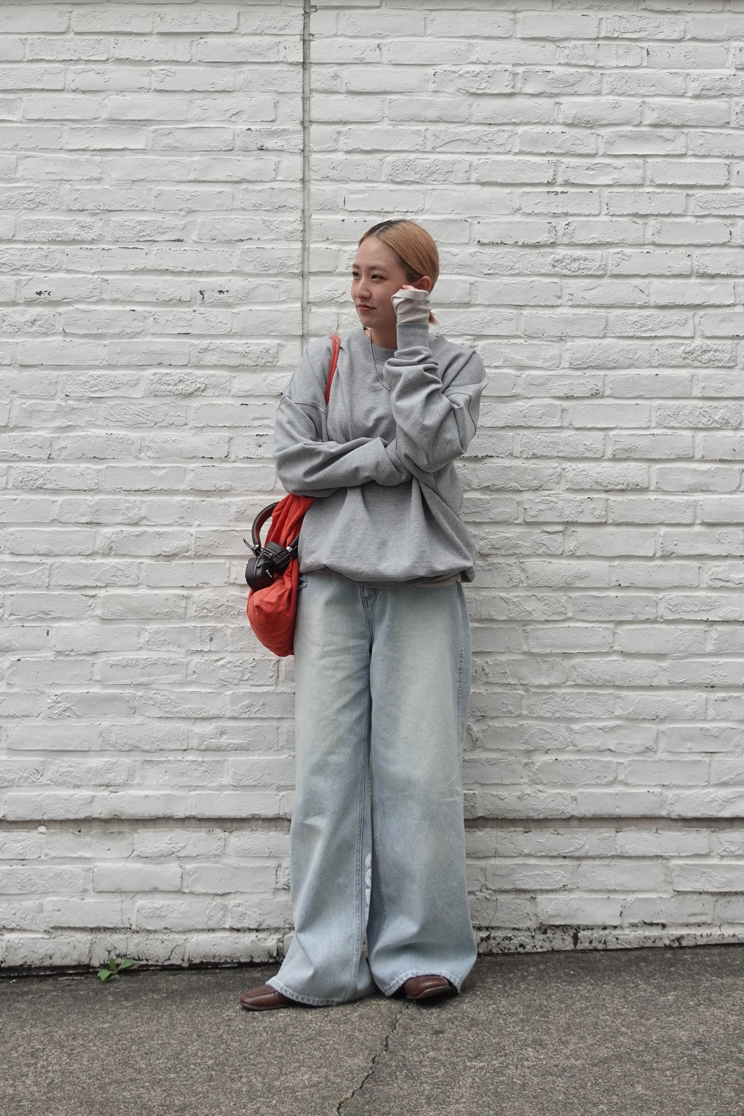 エンブロイダリールーズスウェット