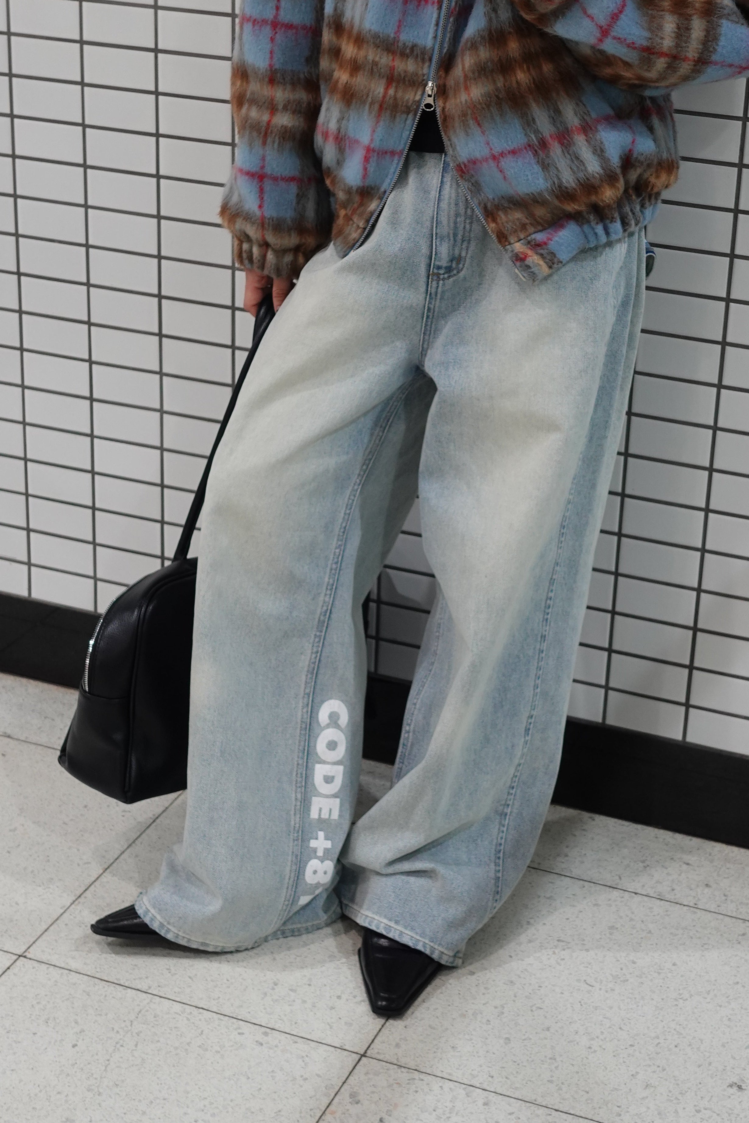 プリントルーズストレートデニム