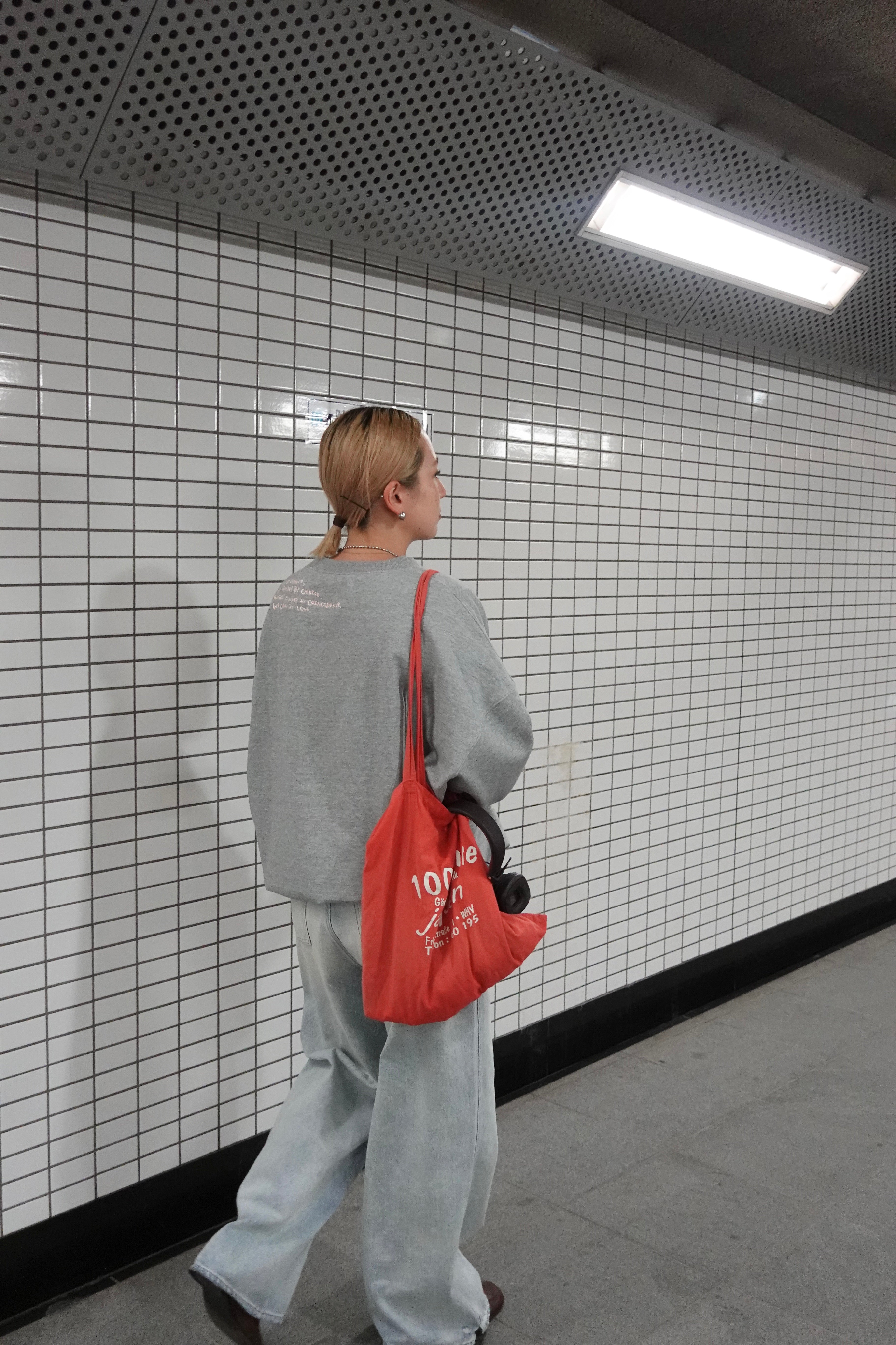 エンブロイダリールーズスウェット