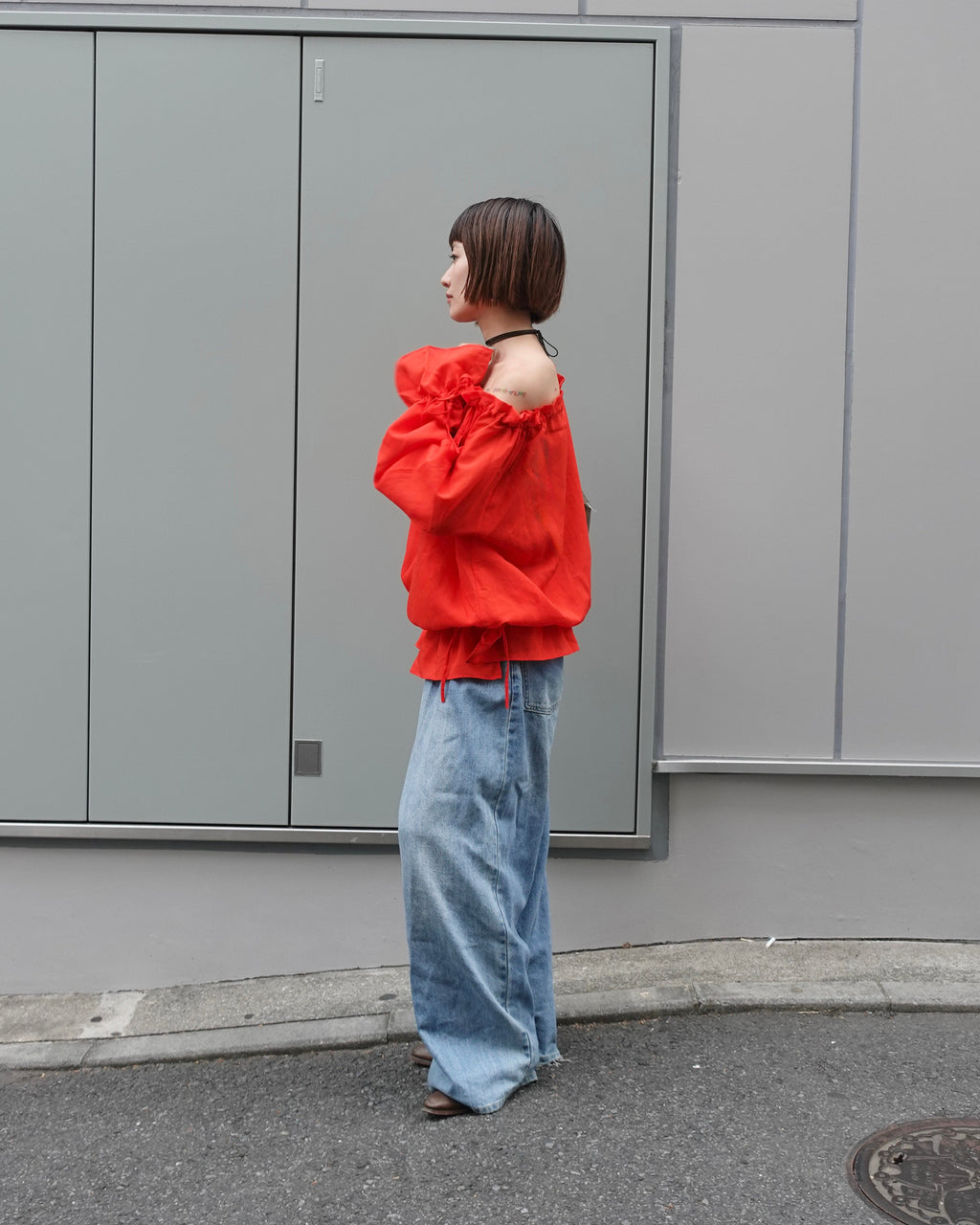 デザインオフショルチュニック