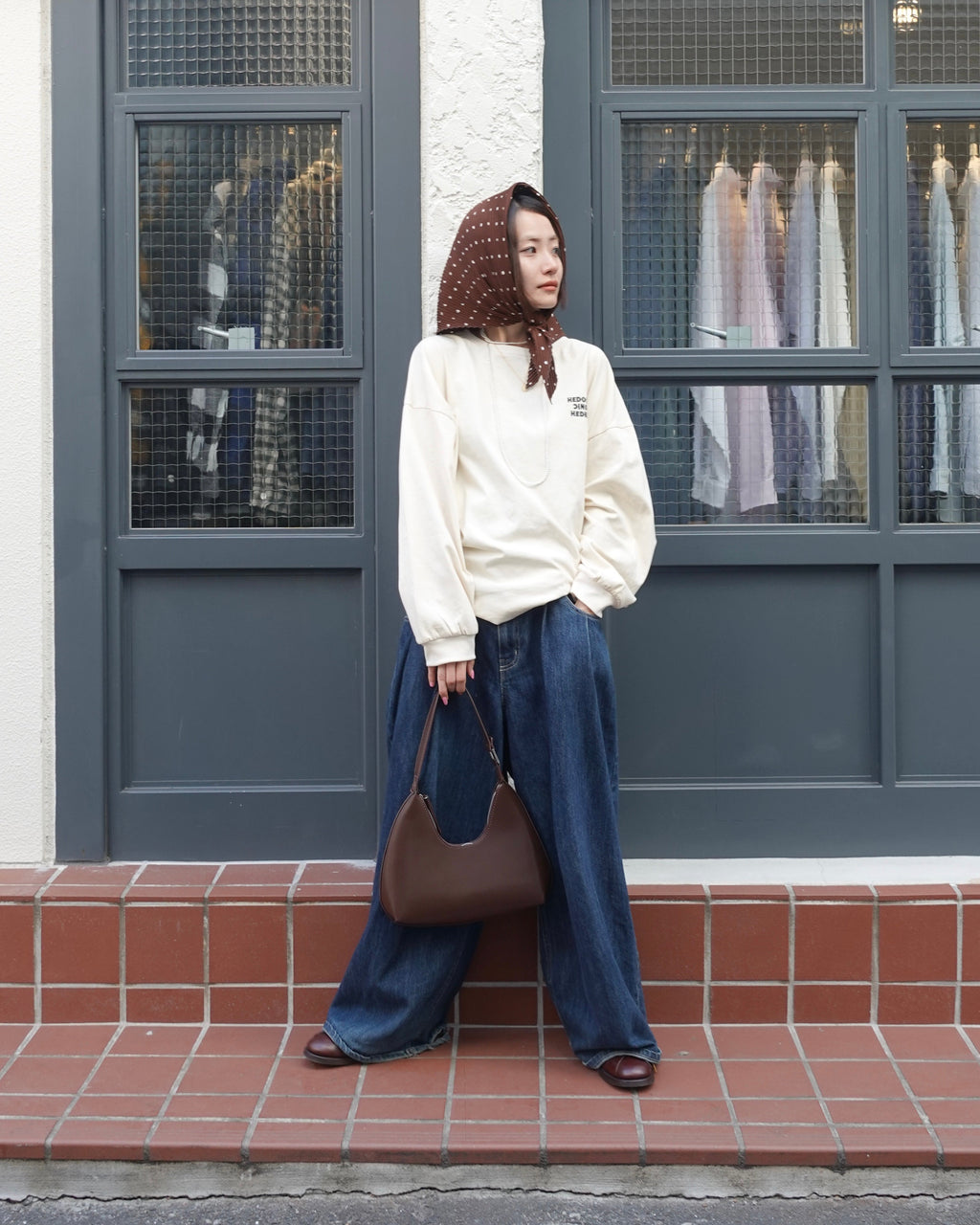 エンブロイダリールーズロンTee