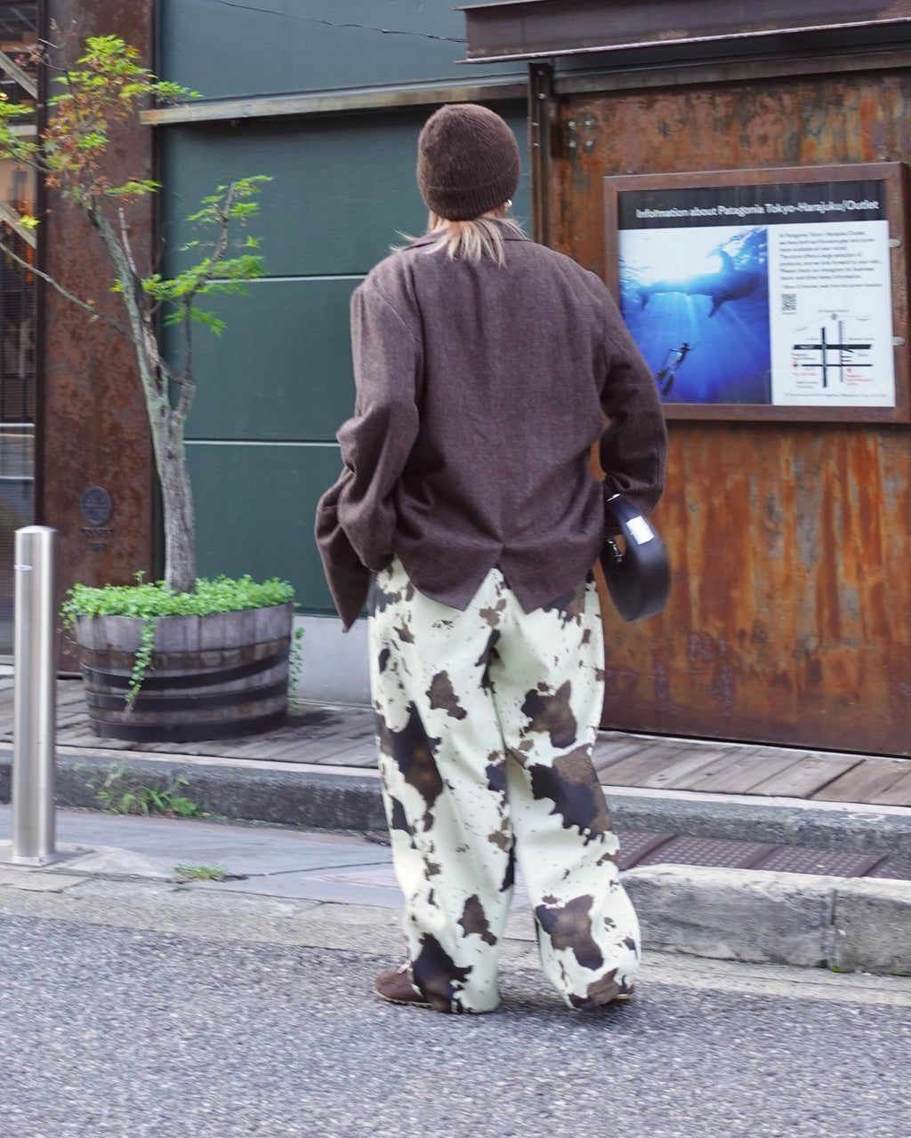 COWモチーフラフパンツ