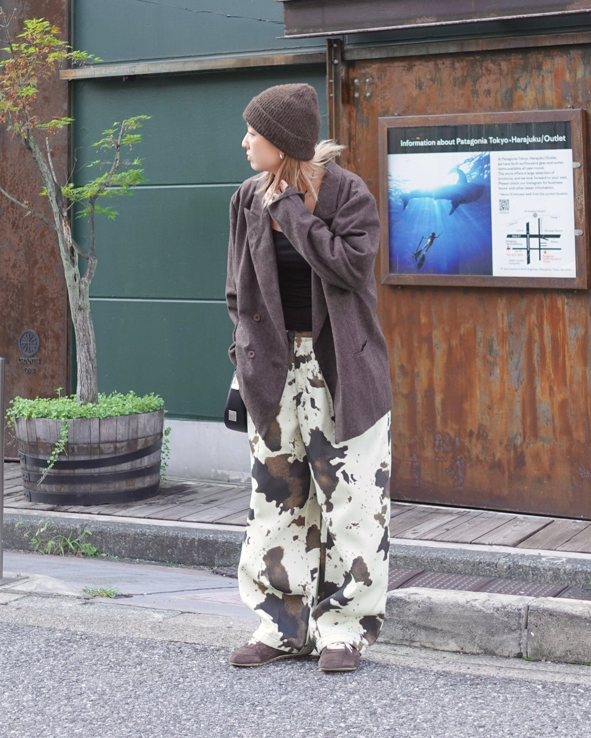 COWモチーフラフパンツ