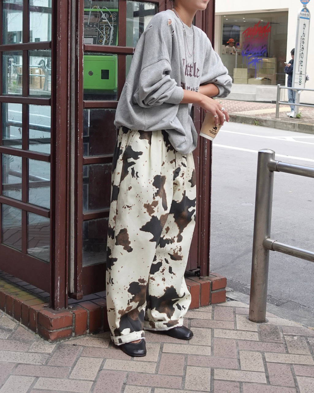 COWモチーフラフパンツ