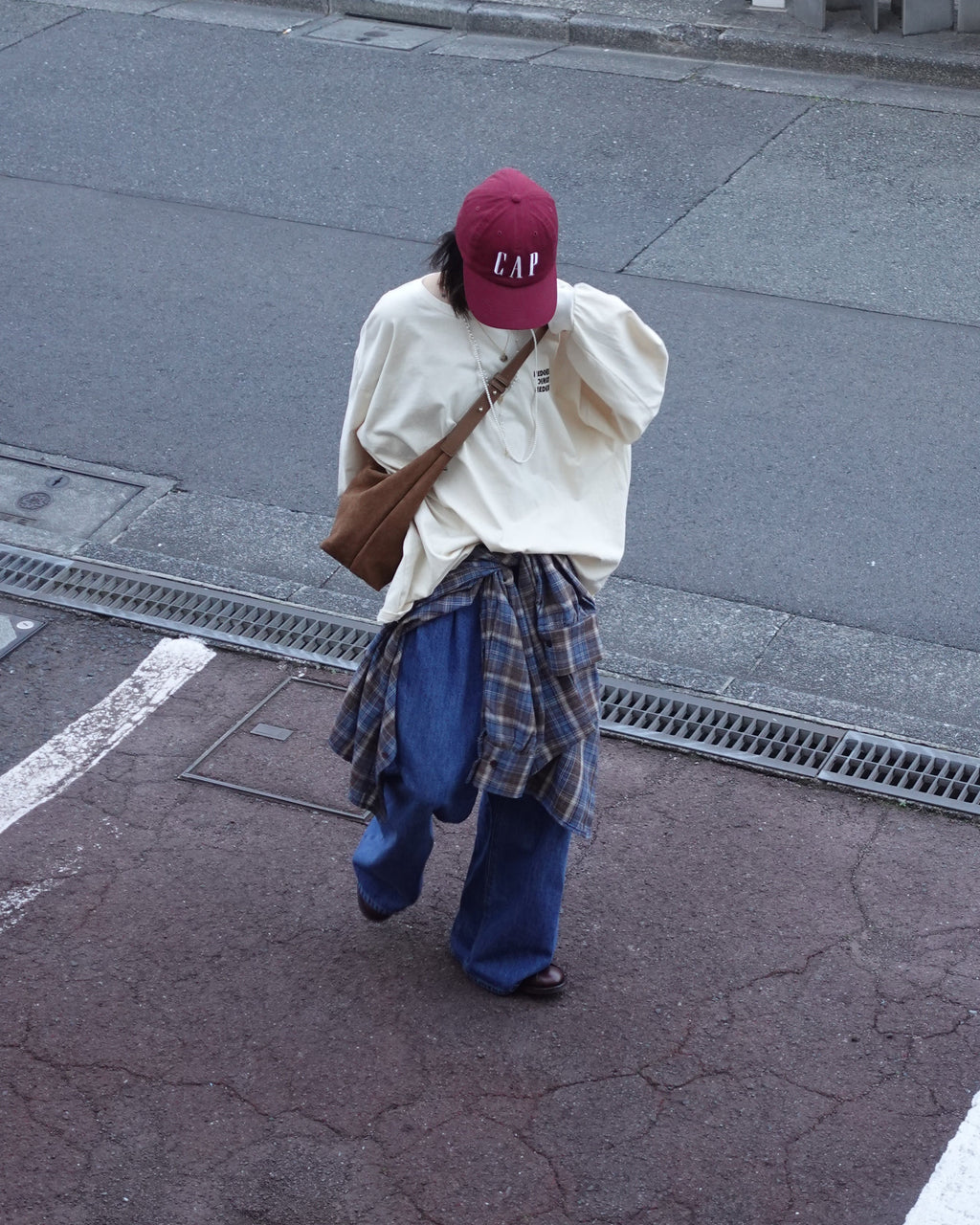 エンブロイダリールーズロンTee