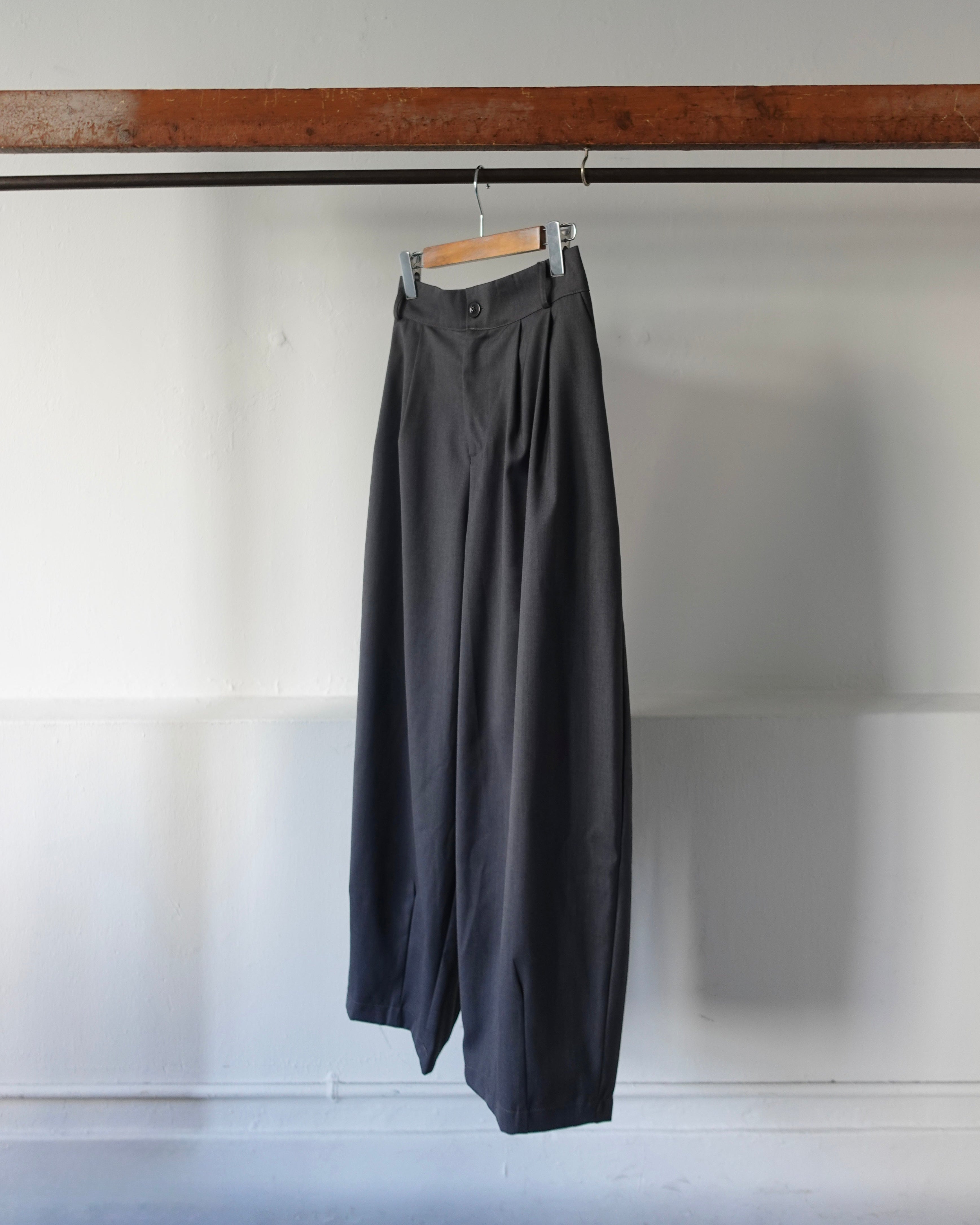 ワイドスラックスパンツ