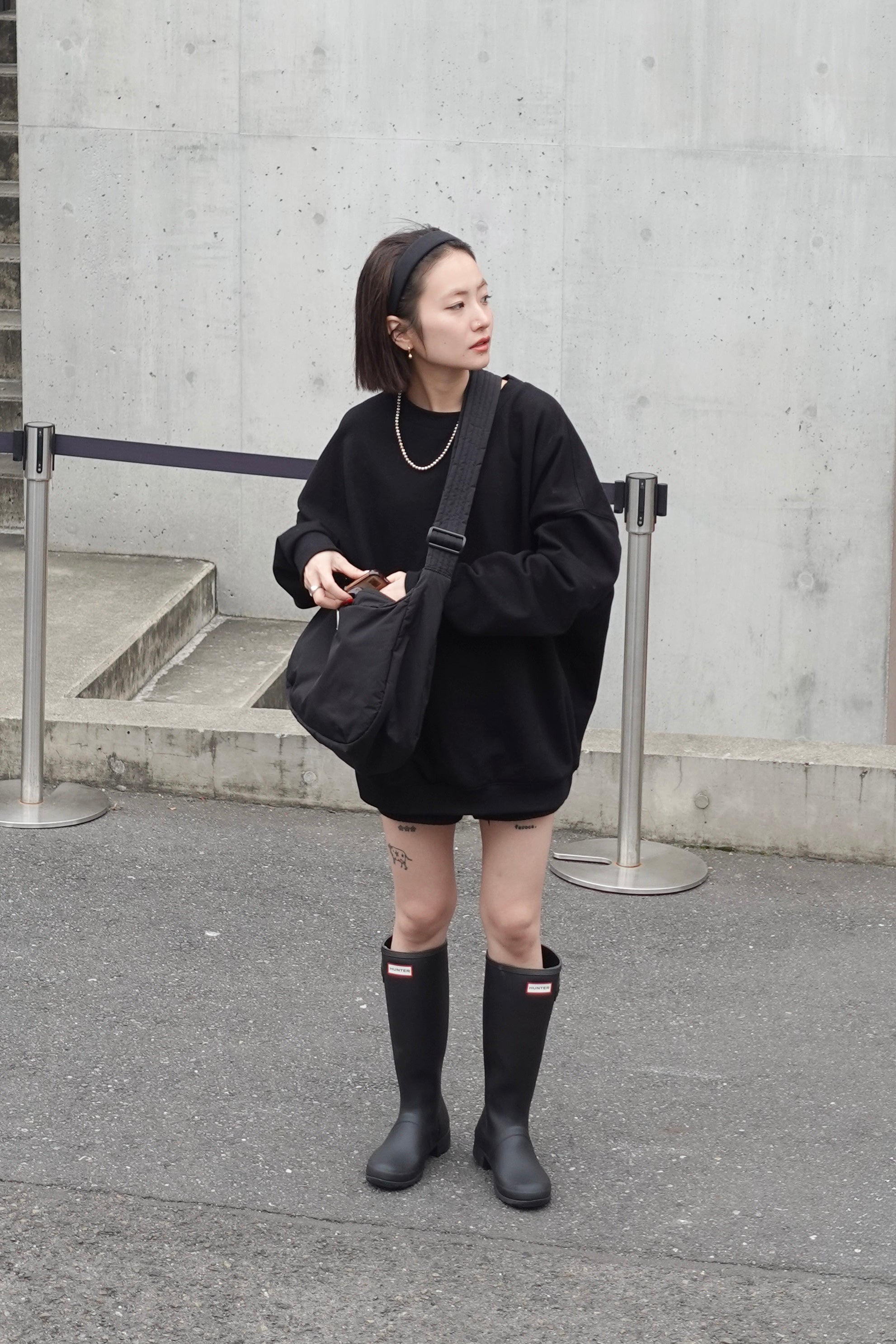 エンブロイダリールーズスウェット