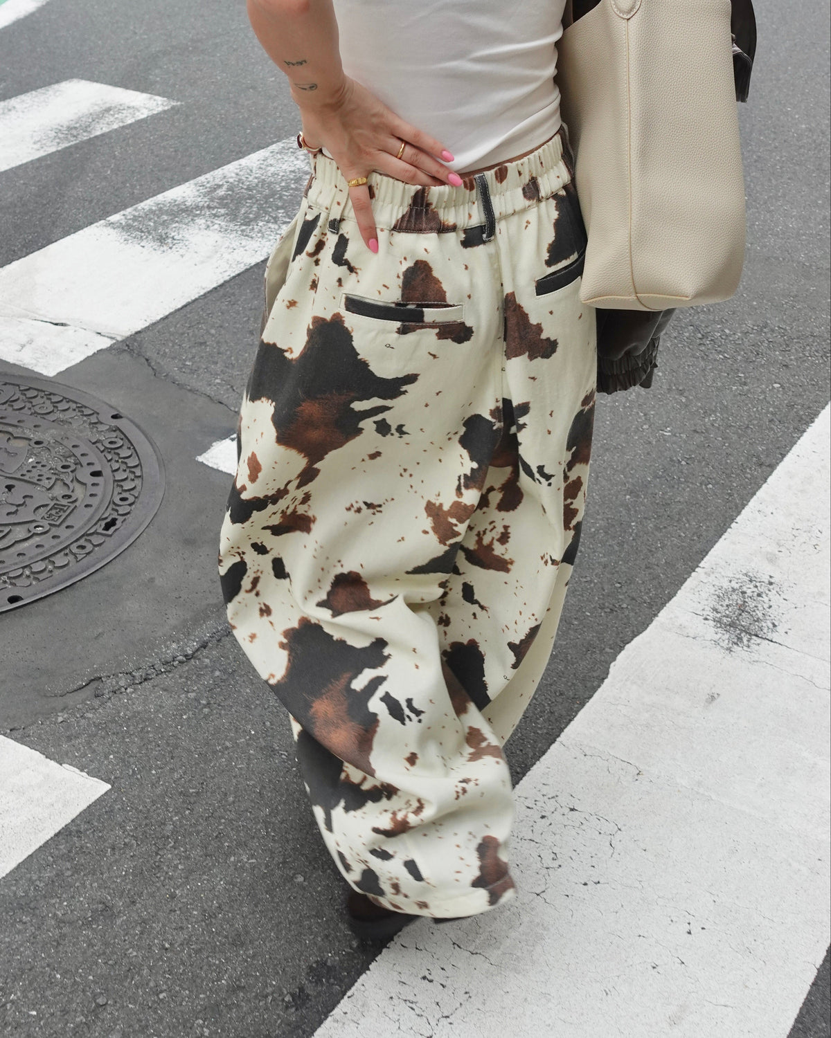 COWモチーフラフパンツ