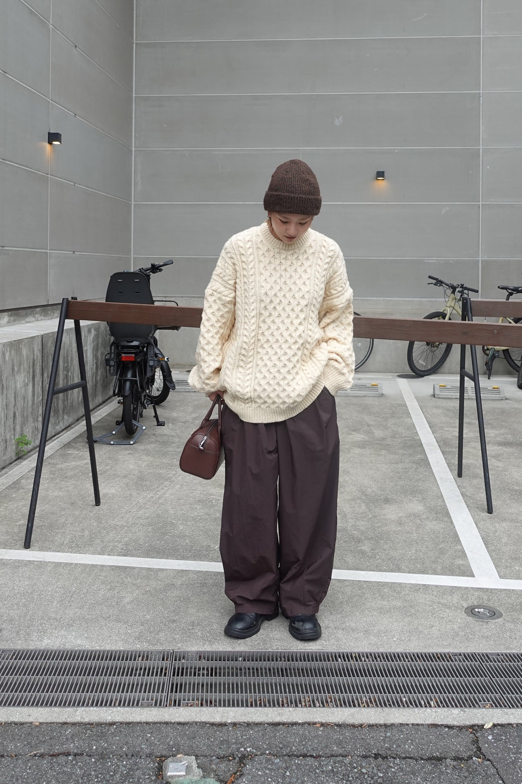 ケーブルオーバーニット