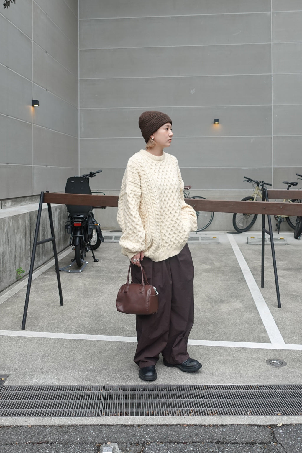 ケーブルオーバーニット